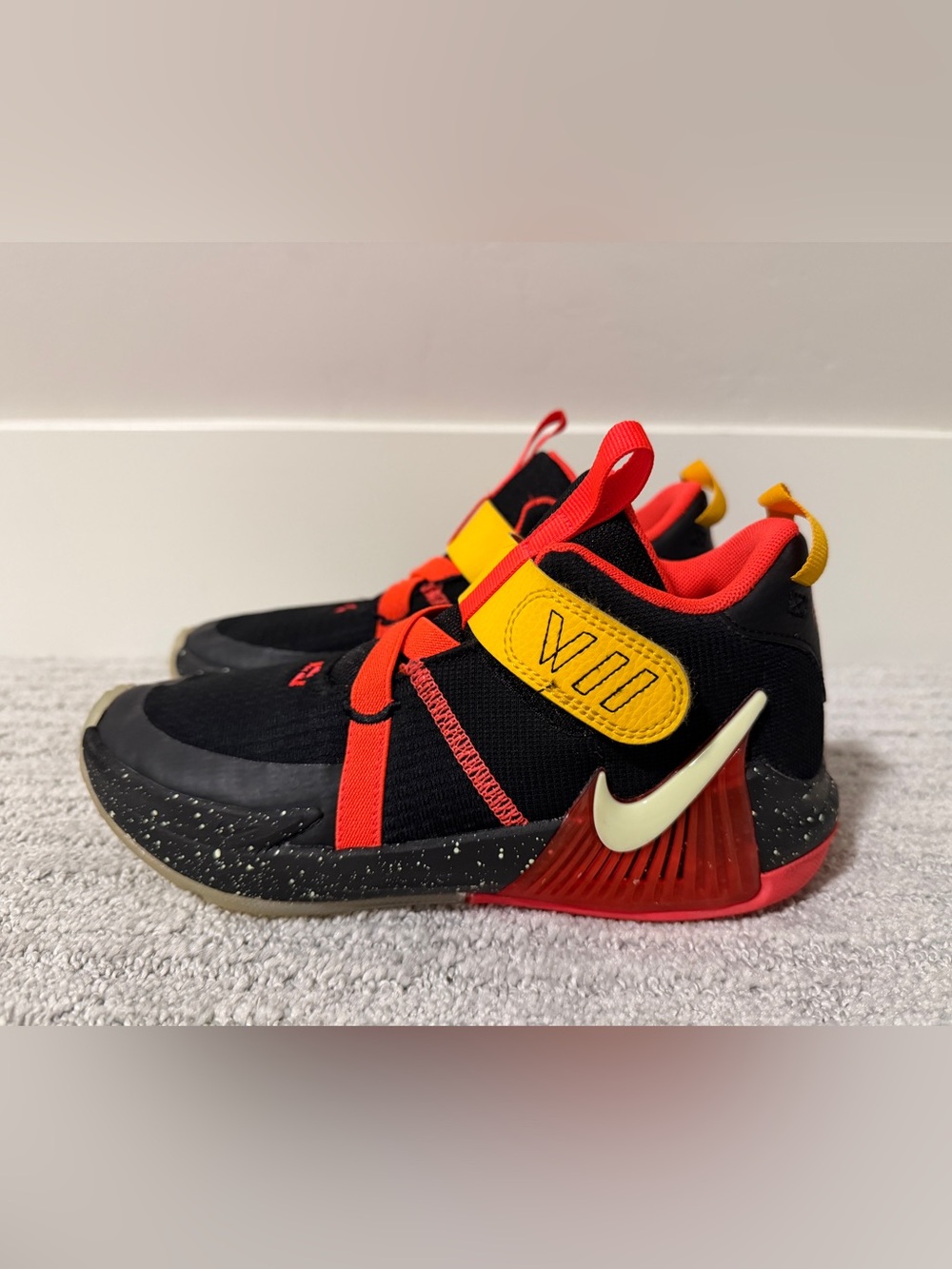 LeBron Witness 7 VII (PS) DQ8647-001 - Black Bright Crimson Speckled - Size 3Y